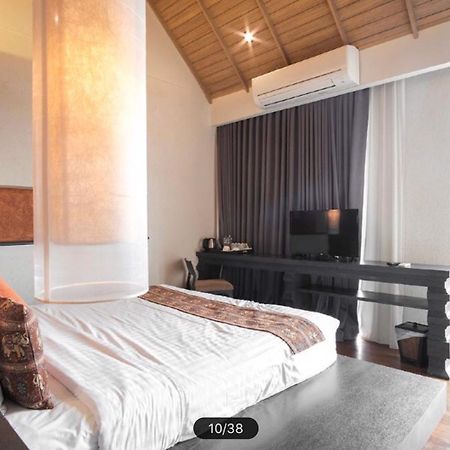 Tapae Gate Villa Chiang Mai Extérieur photo